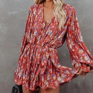 NWT VICI ENDLESS ROSE GROW CLOSER FLORAL PLEATED ROMPER SZ S